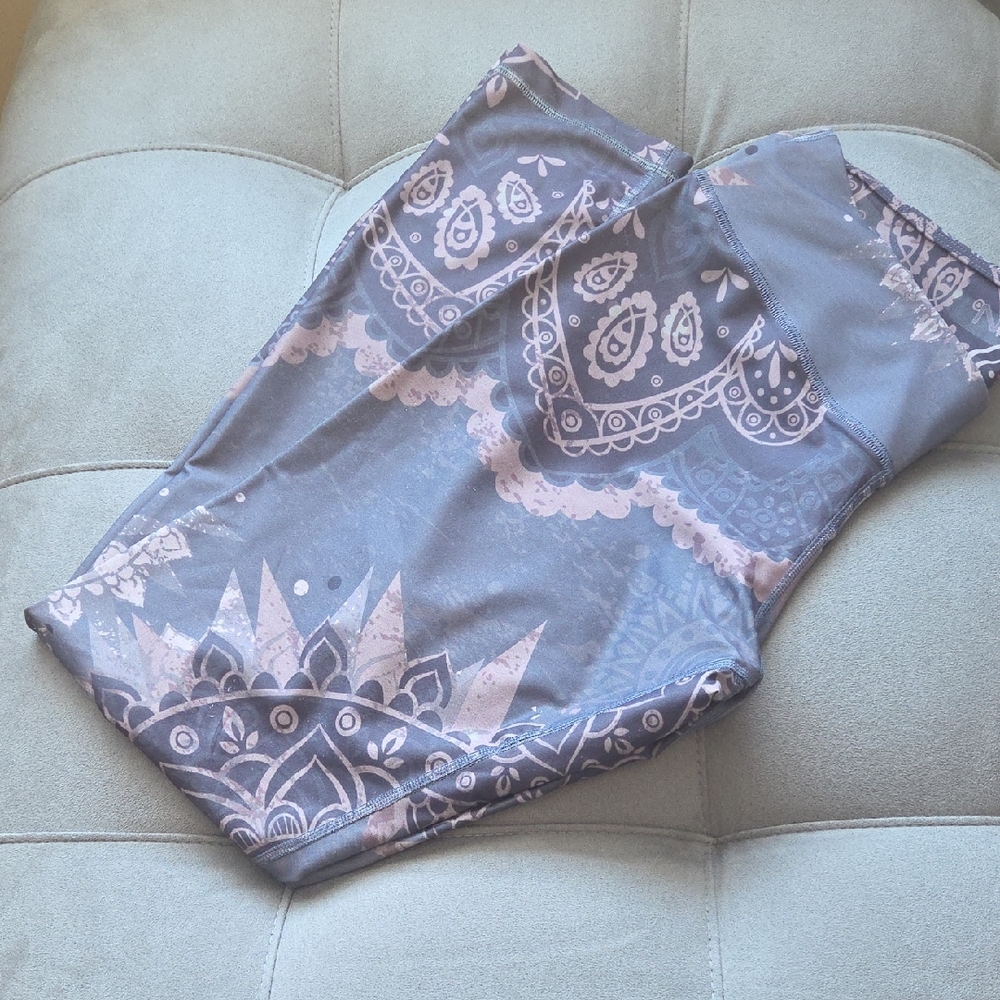 Niyama Gray and Pink Patterned Leggings